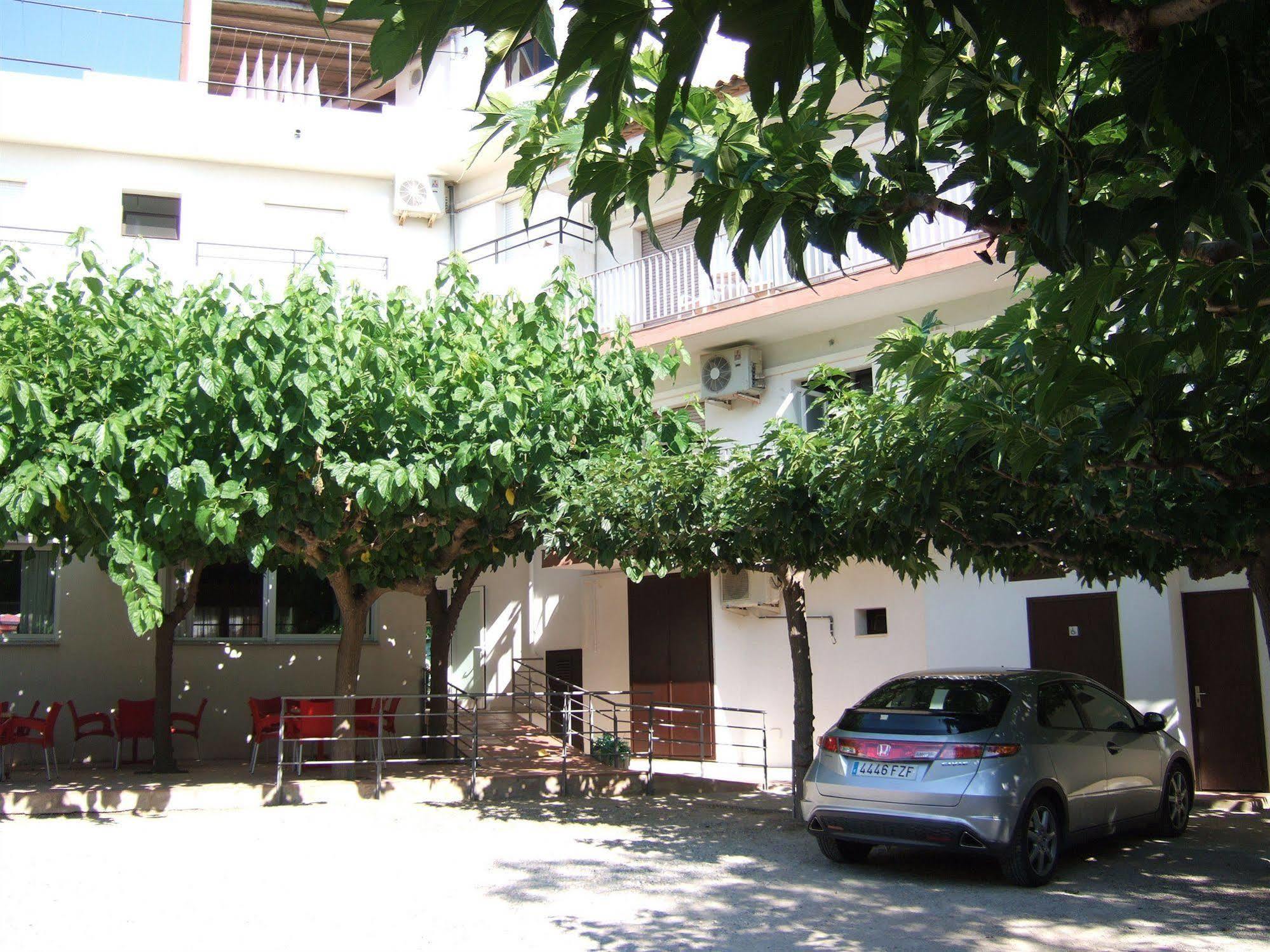 Hotel Can Catala L'Escala Exterior photo