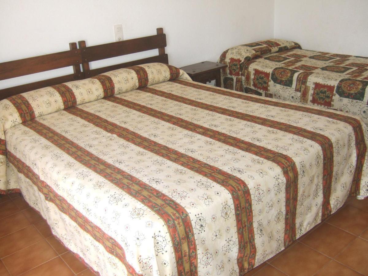 Hotel Can Catala L'Escala Room photo